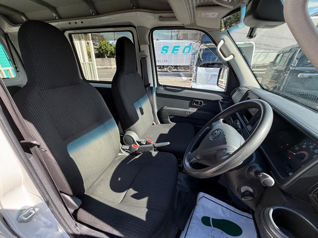 ハイゼットカーゴ ＤＸ　ＳＡＩＩＩ　ハイルーフ　キーレス　前パワーウィンドウ　衝突被害軽減ブレーキ　スマートアシスト　ＬＥＤヘッドライト　ドライブレコーダー　プライバシーガラス　両側スライドドア　記録簿（38枚目）