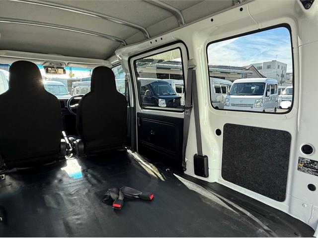 ハイゼットカーゴ ＤＸ　ＳＡＩＩＩ　ハイルーフ　キーレス　前パワーウィンドウ　衝突被害軽減ブレーキ　スマートアシスト　ＬＥＤヘッドライト　ドライブレコーダー　プライバシーガラス　両側スライドドア　記録簿（44枚目）