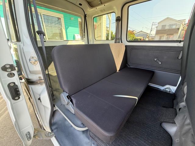 サンバーバン トランスポーター　ハイルーフ　キーレス　前パワーウィンドウ　プライバシーガラス　社外ナビ　バックカメラ　ＥＴＣ２．０　クリアランスソナー　両側スライドドア　記録簿　軽貨物　軽バン　軽自動車（38枚目）