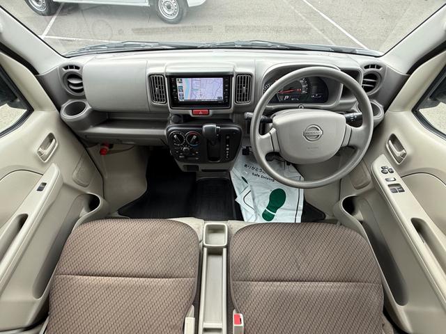 ＮＶ１００クリッパーバン ＤＸ　ＧＬセーフティパッケージ　ハイルーフ　４ＡＴ　キーレス　前パワーウィンドウ　電格ミラー　衝突被害軽減ブレーキ　純正ナビ　ＥＴＣ　ドライブレコーダー　フルセグ　プライバシーガラス　クリアランスソナー　記録簿　軽貨物　軽バン（2枚目）