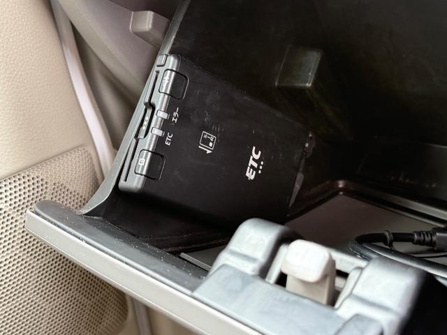 ＮＶ１００クリッパーバン ＤＸ　ＧＬセーフティパッケージ　ハイルーフ　４ＡＴ　キーレス　前パワーウィンドウ　電格ミラー　衝突被害軽減ブレーキ　純正ナビ　ＥＴＣ　ドライブレコーダー　フルセグ　プライバシーガラス　クリアランスソナー　記録簿　軽貨物　軽バン（6枚目）