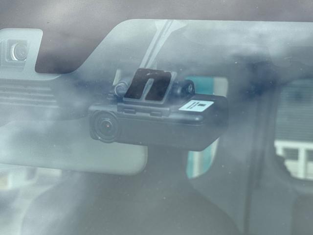 ＮＶ１００クリッパーバン ＤＸ　ＧＬセーフティパッケージ　ハイルーフ　４ＡＴ　キーレス　前パワーウィンドウ　電格ミラー　衝突被害軽減ブレーキ　純正ナビ　ＥＴＣ　ドライブレコーダー　フルセグ　プライバシーガラス　クリアランスソナー　記録簿　軽貨物　軽バン（7枚目）