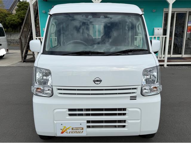 ＮＶ１００クリッパーバン ＤＸ　ＧＬセーフティパッケージ　ハイルーフ　４ＡＴ　キーレス　前パワーウィンドウ　電格ミラー　衝突被害軽減ブレーキ　純正ナビ　ＥＴＣ　ドライブレコーダー　フルセグ　プライバシーガラス　クリアランスソナー　記録簿　軽貨物　軽バン（10枚目）