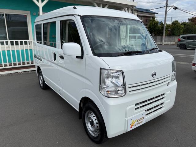 ＮＶ１００クリッパーバン ＤＸ　ＧＬセーフティパッケージ　ハイルーフ　４ＡＴ　キーレス　前パワーウィンドウ　電格ミラー　衝突被害軽減ブレーキ　純正ナビ　ＥＴＣ　ドライブレコーダー　フルセグ　プライバシーガラス　クリアランスソナー　記録簿　軽貨物　軽バン（11枚目）