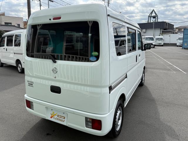 ＮＶ１００クリッパーバン ＤＸ　ＧＬセーフティパッケージ　ハイルーフ　４ＡＴ　キーレス　前パワーウィンドウ　電格ミラー　衝突被害軽減ブレーキ　純正ナビ　ＥＴＣ　ドライブレコーダー　フルセグ　プライバシーガラス　クリアランスソナー　記録簿　軽貨物　軽バン（14枚目）