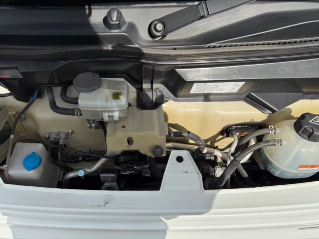 ＮＶ１００クリッパーバン ＤＸ　ＧＬセーフティパッケージ　ハイルーフ　４ＡＴ　キーレス　前パワーウィンドウ　電格ミラー　衝突被害軽減ブレーキ　純正ナビ　ＥＴＣ　ドライブレコーダー　フルセグ　プライバシーガラス　クリアランスソナー　記録簿　軽貨物　軽バン（20枚目）