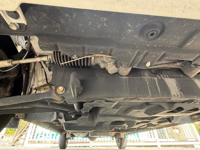 ＮＶ１００クリッパーバン ＤＸ　ＧＬセーフティパッケージ　ハイルーフ　４ＡＴ　キーレス　前パワーウィンドウ　電格ミラー　衝突被害軽減ブレーキ　純正ナビ　ＥＴＣ　ドライブレコーダー　フルセグ　プライバシーガラス　クリアランスソナー　記録簿　軽貨物　軽バン（21枚目）