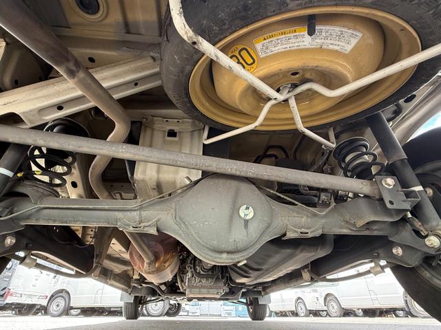 ＮＶ１００クリッパーバン ＤＸ　ＧＬセーフティパッケージ　ハイルーフ　４ＡＴ　キーレス　前パワーウィンドウ　電格ミラー　衝突被害軽減ブレーキ　純正ナビ　ＥＴＣ　ドライブレコーダー　フルセグ　プライバシーガラス　クリアランスソナー　記録簿　軽貨物　軽バン（22枚目）