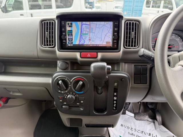 ＮＶ１００クリッパーバン ＤＸ　ＧＬセーフティパッケージ　ハイルーフ　４ＡＴ　キーレス　前パワーウィンドウ　電格ミラー　衝突被害軽減ブレーキ　純正ナビ　ＥＴＣ　ドライブレコーダー　フルセグ　プライバシーガラス　クリアランスソナー　記録簿　軽貨物　軽バン（28枚目）