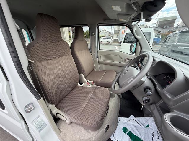 ＮＶ１００クリッパーバン ＤＸ　ＧＬセーフティパッケージ　ハイルーフ　４ＡＴ　キーレス　前パワーウィンドウ　電格ミラー　衝突被害軽減ブレーキ　純正ナビ　ＥＴＣ　ドライブレコーダー　フルセグ　プライバシーガラス　クリアランスソナー　記録簿　軽貨物　軽バン（36枚目）