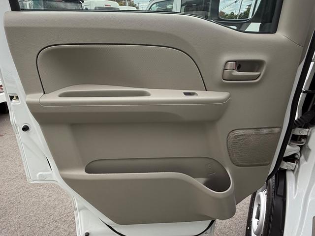 ＮＶ１００クリッパーバン ＤＸ　ＧＬセーフティパッケージ　ハイルーフ　４ＡＴ　キーレス　前パワーウィンドウ　電格ミラー　衝突被害軽減ブレーキ　純正ナビ　ＥＴＣ　ドライブレコーダー　フルセグ　プライバシーガラス　クリアランスソナー　記録簿　軽貨物　軽バン（41枚目）