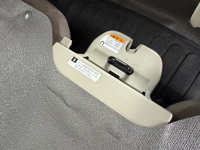 ＮＶ１００クリッパーバン ＤＸ　ＧＬセーフティパッケージ　ハイルーフ　４ＡＴ　キーレス　前パワーウィンドウ　電格ミラー　衝突被害軽減ブレーキ　純正ナビ　ＥＴＣ　ドライブレコーダー　フルセグ　プライバシーガラス　クリアランスソナー　記録簿　軽貨物　軽バン（46枚目）