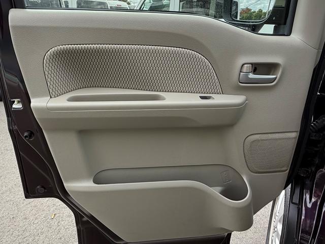 ＮＶ１００クリッパーリオ Ｇ　ハイルーフ　スマートキー　前後パワーウィンドウ　電格ミラー　衝突被害軽減ブレーキ　純正ナビ　ｂｌｕｅｔｏｏｔｈ　フルセグ　ＥＴＣ　プライバシーガラス　クリアランスソナー　両側電動スライドドア（42枚目）