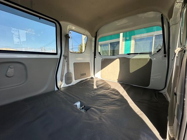 ＮＶ１００クリッパーバン ＤＸ　セーフティパッケージ　ハイルーフ　キーレス　５ＡＧＳ　２ｎｄ発進　プライバシーガラス　クリアランスソナー　ハロゲンライト　両側スライドドア　衝突被害軽減ブレーキ　軽貨物　軽バン　軽自動車（4枚目）