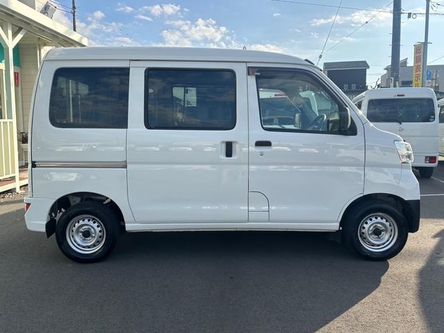 ハイゼットカーゴ ＤＸ　ＳＡＩＩＩ　ハイルーフ　キーレス　前パワーウィンドウ　スマートアシスト　衝突被害軽減ブレーキ　クリアランスソナー　両側スライドドア　ハロゲンライト　両側スライドドア　記録簿（14枚目）