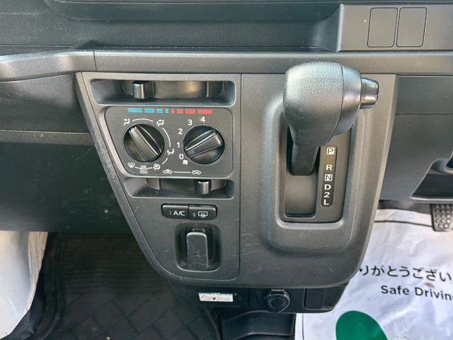 ハイゼットカーゴ ＤＸ　ＳＡＩＩＩ　ハイルーフ　キーレス　前パワーウィンドウ　スマートアシスト　衝突被害軽減ブレーキ　クリアランスソナー　両側スライドドア　ハロゲンライト　両側スライドドア　記録簿（31枚目）