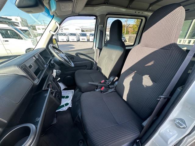 ハイゼットカーゴ ＤＸ　ＳＡＩＩＩ　ハイルーフ　キーレス　前パワーウィンドウ　スマートアシスト　衝突被害軽減ブレーキ　クリアランスソナー　両側スライドドア　ハロゲンライト　両側スライドドア　記録簿（39枚目）