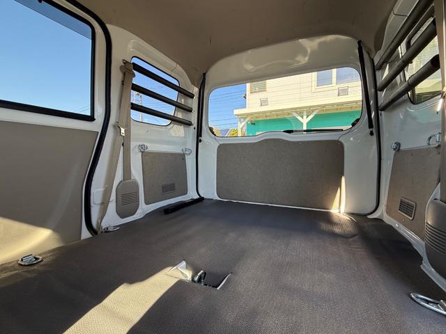 NV100クリッパーバン DX GLセーフティパッケージ ハイルーフ キーレス 前パワーウィンドウ 電格ミラー 社外ナビ ハロゲンライト 両側スライドドア 衝突被害軽減ブレーキ プライバシーガラス 軽貨物 軽バン(4枚目)