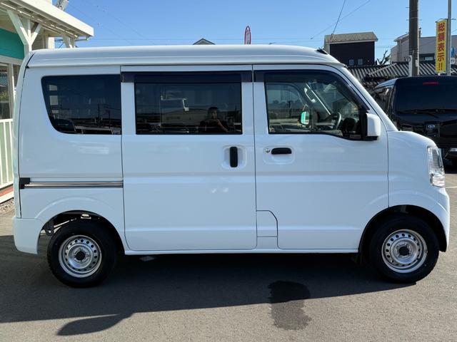 NV100クリッパーバン DX GLセーフティパッケージ ハイルーフ キーレス 前パワーウィンドウ 電格ミラー 社外ナビ ハロゲンライト 両側スライドドア 衝突被害軽減ブレーキ プライバシーガラス 軽貨物 軽バン(14枚目)