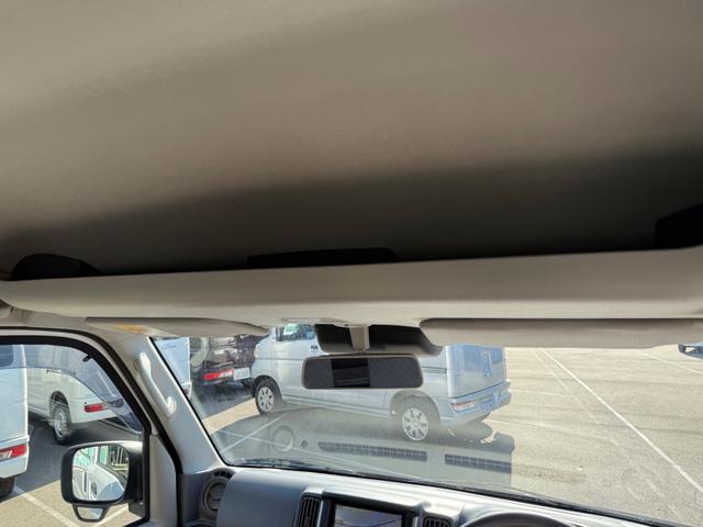 NV100クリッパーバン DX GLセーフティパッケージ ハイルーフ キーレス 前パワーウィンドウ 電格ミラー 社外ナビ ハロゲンライト 両側スライドドア 衝突被害軽減ブレーキ プライバシーガラス 軽貨物 軽バン(28枚目)