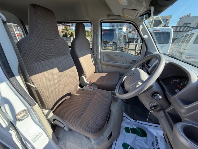 NV100クリッパーバン DX GLセーフティパッケージ ハイルーフ キーレス 前パワーウィンドウ 電格ミラー 社外ナビ ハロゲンライト 両側スライドドア 衝突被害軽減ブレーキ プライバシーガラス 軽貨物 軽バン(37枚目)