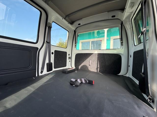 ハイゼットカーゴ ＤＸ　ＳＡＩＩＩ　ハイルーフ　キーレス　前パワーウィンドウ　衝突被害軽減ブレーキ　スマートアシスト　プライバシーガラス　クリアランスソナー　ハロゲンライト　両側スライドドア　軽貨物　軽バン（4枚目）