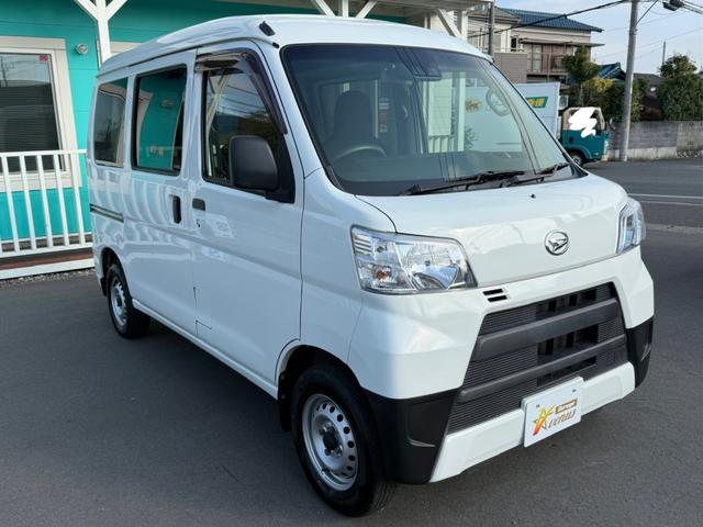 ハイゼットカーゴ ＤＸ　ＳＡＩＩＩ　ハイルーフ　キーレス　前パワーウィンドウ　衝突被害軽減ブレーキ　スマートアシスト　プライバシーガラス　クリアランスソナー　ハロゲンライト　両側スライドドア　軽貨物　軽バン（12枚目）