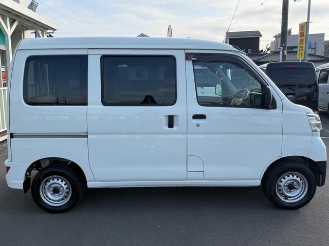 ハイゼットカーゴ ＤＸ　ＳＡＩＩＩ　ハイルーフ　キーレス　前パワーウィンドウ　衝突被害軽減ブレーキ　スマートアシスト　プライバシーガラス　クリアランスソナー　ハロゲンライト　両側スライドドア　軽貨物　軽バン（14枚目）