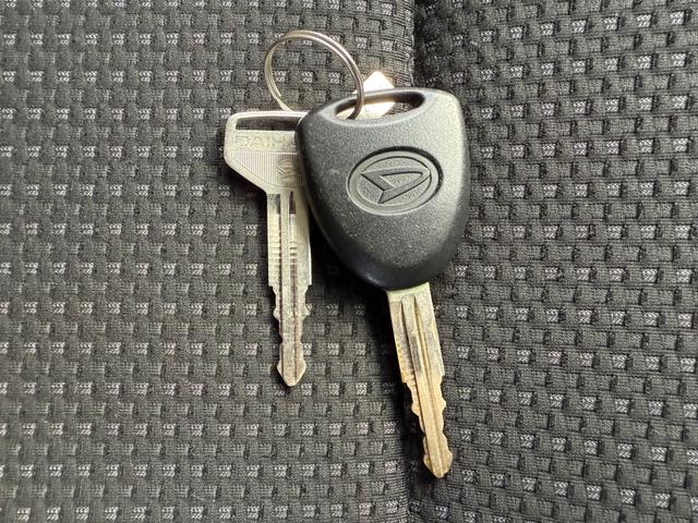 ハイゼットカーゴ ＤＸ　ＳＡＩＩＩ　ハイルーフ　キーレス　前パワーウィンドウ　衝突被害軽減ブレーキ　スマートアシスト　プライバシーガラス　クリアランスソナー　ハロゲンライト　両側スライドドア　軽貨物　軽バン（49枚目）