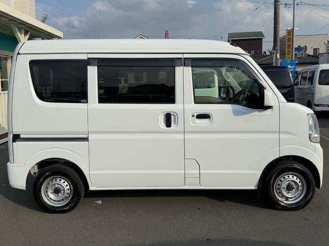 NV100クリッパーバン DX GLセーフティパッケージ ハイルーフ キーレス 前パワーウィンドウ 電格ミラー ナビ Bluetooth バックカメラ ETC 衝突被害軽減ブレーキ プライバシーガラス クリアランスソナー 両側スライドドア 軽貨物 軽バン(15枚目)