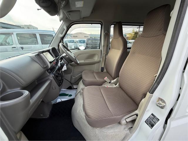 NV100クリッパーバン DX GLセーフティパッケージ ハイルーフ キーレス 前パワーウィンドウ 電格ミラー ナビ Bluetooth バックカメラ ETC 衝突被害軽減ブレーキ プライバシーガラス クリアランスソナー 両側スライドドア 軽貨物 軽バン(39枚目)