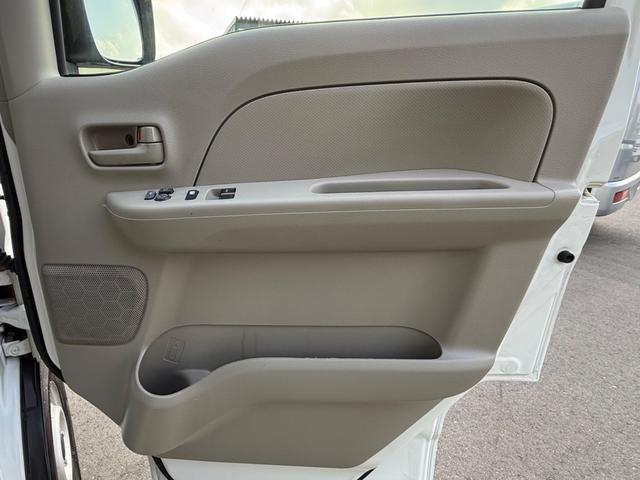 NV100クリッパーバン DX GLセーフティパッケージ ハイルーフ キーレス 前パワーウィンドウ 電格ミラー ナビ Bluetooth バックカメラ ETC 衝突被害軽減ブレーキ プライバシーガラス クリアランスソナー 両側スライドドア 軽貨物 軽バン(42枚目)