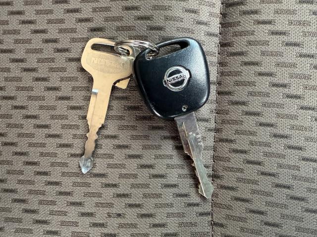 NV100クリッパーバン DX GLセーフティパッケージ ハイルーフ キーレス 前パワーウィンドウ 電格ミラー ナビ Bluetooth バックカメラ ETC 衝突被害軽減ブレーキ プライバシーガラス クリアランスソナー 両側スライドドア 軽貨物 軽バン(52枚目)