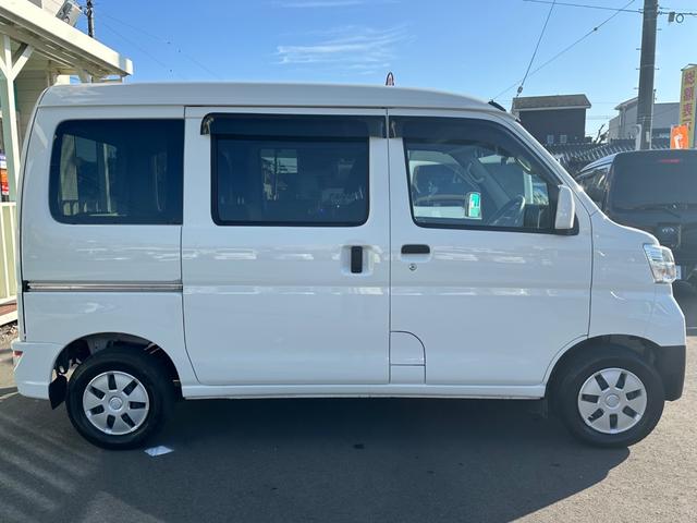 ハイゼットカーゴ クルーズSAIII ハイルーフ キーレス 前パワーウィンドウ 衝突被害軽減ブレーキ スマートアシスト 社外ナビ バックカメラ ドライブレコーダー プライバシーガラス 両側スライドドア クリアランスソナー 記録簿(15枚目)