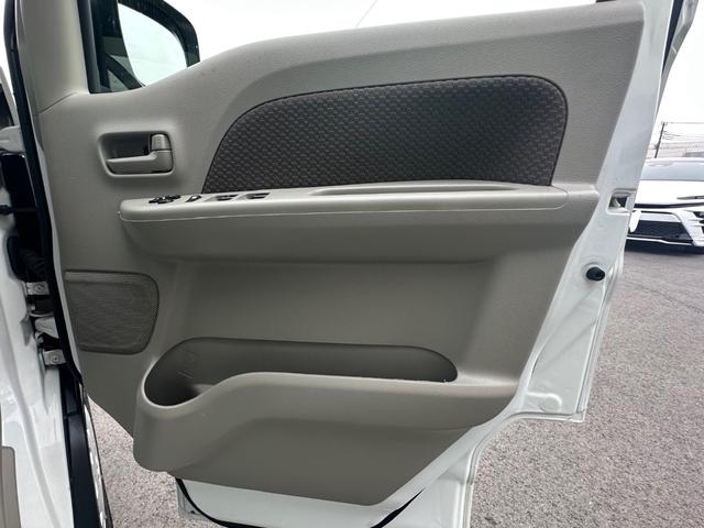 ミニキャブバン ブラボーターボ　ハイルーフ　キーレス　前後パワーウィンドウ　電格ミラー　衝突被害軽減ブレーキ　ＥＴＣ　社外ナビ　Ｂｌｕｅｔｏｏｔｈ　ハロゲンライト　プライバシーガラス　記録簿（41枚目）