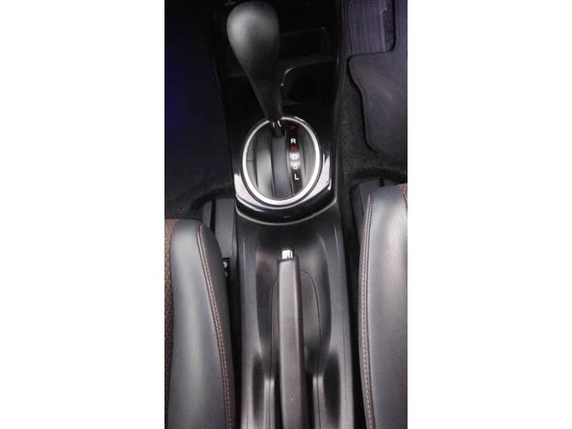 ハイブリッド・ナビプレミアムセレクション ハイブリッド ETC バックカメラ ナビ オートクルーズコントロール HID スマートキー アイドリングストップ 電動格納ミラー CVT 盗難防止システム 衝突安全ボディ アルミホイール CD ABS(5枚目)