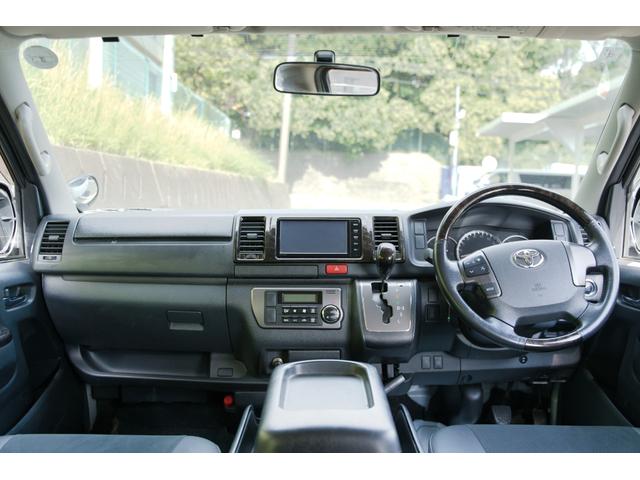 ハイエースバン スーパーＧＬ　ダークプライム　４ＷＤ／寒冷地仕様／３．０００ｃｃ／ディーゼルターボ／純正ＬＥＤヘッドライトユニット／純正コーナーセンサー／スマートキー２個／プッシュスタート／ナビ／ブルートゥース／地デジ／バックカメラ／ＥＴＣ／（4枚目）