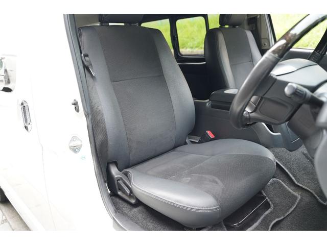 ハイエースバン スーパーＧＬ　ダークプライム　４ＷＤ／寒冷地仕様／３．０００ｃｃ／ディーゼルターボ／純正ＬＥＤヘッドライトユニット／純正コーナーセンサー／スマートキー２個／プッシュスタート／ナビ／ブルートゥース／地デジ／バックカメラ／ＥＴＣ／（13枚目）