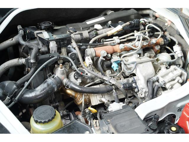ハイエースバン スーパーＧＬ　ダークプライム　４ＷＤ／寒冷地仕様／３．０００ｃｃ／ディーゼルターボ／純正ＬＥＤヘッドライトユニット／純正コーナーセンサー／スマートキー２個／プッシュスタート／ナビ／ブルートゥース／地デジ／バックカメラ／ＥＴＣ／（17枚目）