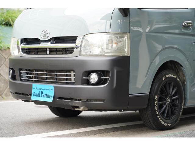 ハイエースバン ロングスーパーＧＬ　ディーゼルターボ／２．５００ｃｃ／塗替アースカラー／アーバンカーキ／社外１５インチＡＷ／ＧＯＯＤＹＥＡＲ製ホワイトレターバンタイヤ／１９５／８０Ｒ／１５／純正キーレス／Ｗエアーバック／１００Ｖ電源／（7枚目）