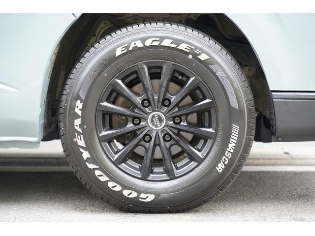ハイエースバン ロングスーパーＧＬ　ディーゼルターボ／２．５００ｃｃ／塗替アースカラー／アーバンカーキ／社外１５インチＡＷ／ＧＯＯＤＹＥＡＲ製ホワイトレターバンタイヤ／１９５／８０Ｒ／１５／純正キーレス／Ｗエアーバック／１００Ｖ電源／（19枚目）