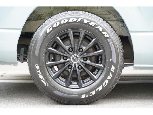 ハイエースバン ロングスーパーＧＬ　ディーゼルターボ／２．５００ｃｃ／塗替アースカラー／アーバンカーキ／社外１５インチＡＷ／ＧＯＯＤＹＥＡＲ製ホワイトレターバンタイヤ／１９５／８０Ｒ／１５／純正キーレス／Ｗエアーバック／１００Ｖ電源／（20枚目）