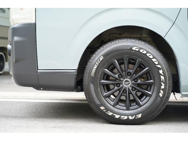 ハイエースバン ロングスーパーＧＬ　ディーゼルターボ／２．５００ｃｃ／塗替アースカラー／アーバンカーキ／社外１５インチＡＷ／ＧＯＯＤＹＥＡＲ製ホワイトレターバンタイヤ／１９５／８０Ｒ／１５／純正キーレス／Ｗエアーバック／１００Ｖ電源／（23枚目）