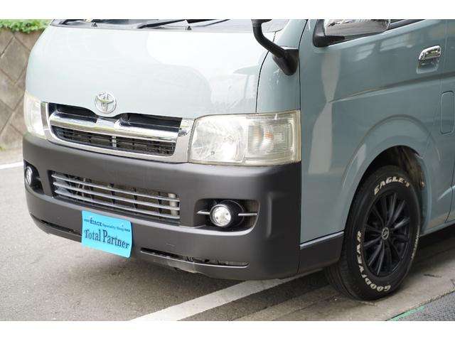 ハイエースバン ロングスーパーＧＬ　ディーゼルターボ／２．５００ｃｃ／塗替アースカラー／アーバンカーキ／社外１５インチＡＷ／ＧＯＯＤＹＥＡＲ製ホワイトレターバンタイヤ／１９５／８０Ｒ／１５／純正キーレス／Ｗエアーバック／１００Ｖ電源／（41枚目）