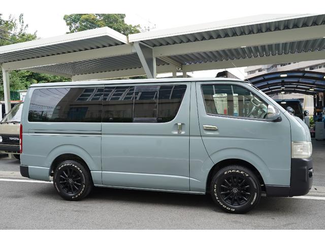 ハイエースバン ロングスーパーＧＬ　ディーゼルターボ／２．５００ｃｃ／塗替アースカラー／アーバンカーキ／社外１５インチＡＷ／ＧＯＯＤＹＥＡＲ製ホワイトレターバンタイヤ／１９５／８０Ｒ／１５／純正キーレス／Ｗエアーバック／１００Ｖ電源／（42枚目）