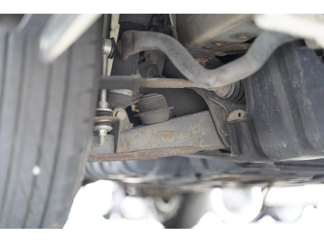 ハイエースバン ロングスーパーＧＬ　ディーゼルターボ／２．５００ｃｃ／塗替アースカラー／アーバンカーキ／社外１５インチＡＷ／ＧＯＯＤＹＥＡＲ製ホワイトレターバンタイヤ／１９５／８０Ｒ／１５／純正キーレス／Ｗエアーバック／１００Ｖ電源／（59枚目）