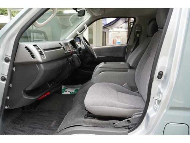 ハイエースバン ロングスーパーＧＬ　ディーゼルターボ／２．５００ｃｃ／塗替アースカラー／アーバンカーキ／社外１５インチＡＷ／ＧＯＯＤＹＥＡＲ製ホワイトレターバンタイヤ／１９５／８０Ｒ／１５／純正キーレス／Ｗエアーバック／１００Ｖ電源／（70枚目）