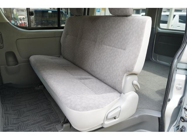 ハイエースバン ロングスーパーＧＬ　ディーゼルターボ／２．５００ｃｃ／塗替アースカラー／アーバンカーキ／社外１５インチＡＷ／ＧＯＯＤＹＥＡＲ製ホワイトレターバンタイヤ／１９５／８０Ｒ／１５／純正キーレス／Ｗエアーバック／１００Ｖ電源／（73枚目）