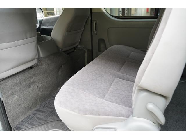 ハイエースバン ロングスーパーＧＬ　ディーゼルターボ／２．５００ｃｃ／塗替アースカラー／アーバンカーキ／社外１５インチＡＷ／ＧＯＯＤＹＥＡＲ製ホワイトレターバンタイヤ／１９５／８０Ｒ／１５／純正キーレス／Ｗエアーバック／１００Ｖ電源／（74枚目）