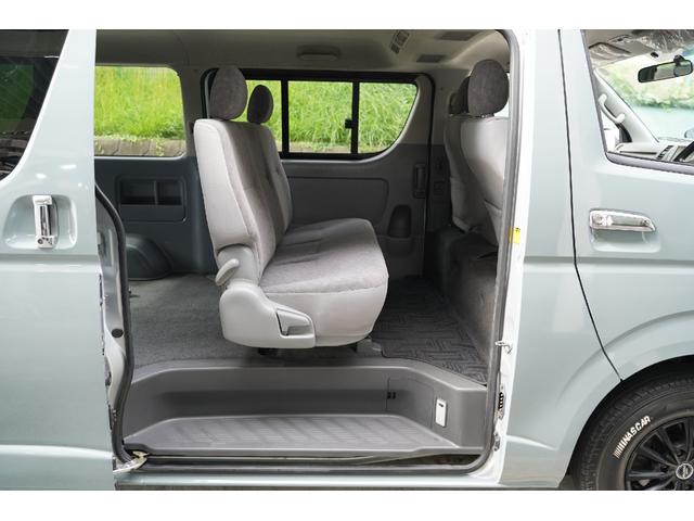 ハイエースバン ロングスーパーＧＬ　ディーゼルターボ／２．５００ｃｃ／塗替アースカラー／アーバンカーキ／社外１５インチＡＷ／ＧＯＯＤＹＥＡＲ製ホワイトレターバンタイヤ／１９５／８０Ｒ／１５／純正キーレス／Ｗエアーバック／１００Ｖ電源／（75枚目）